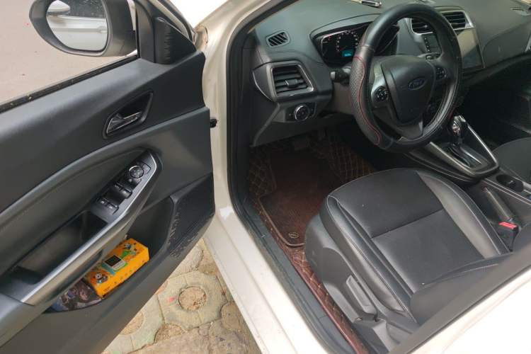 Used Ford Escort 2015 1.5L Automatic Fashion Model Driver Seat