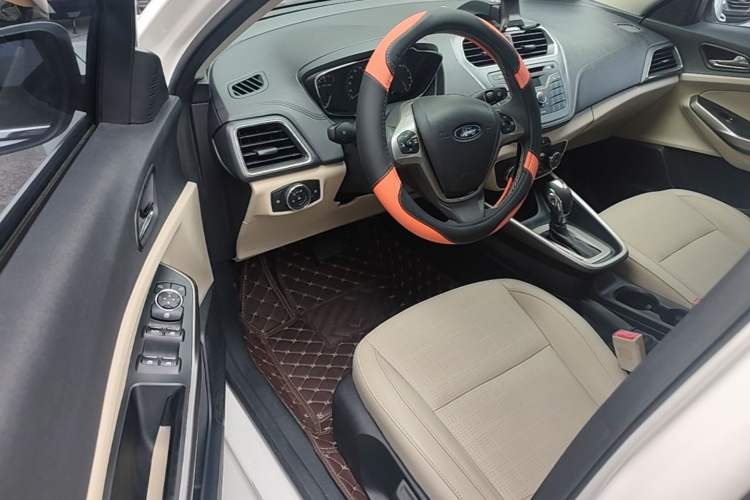 Used Ford Escort 2015 1.5L Automatic Fashion Model Driver Seat
