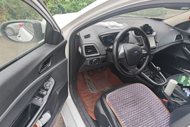 Used Ford Escort 2015 1.5L Manual Fashion Edition Driver Seat