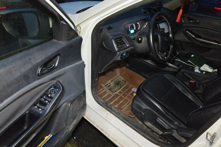 Used Ford Escort 2015 1.5L Manual Fashion Edition Driver Seat