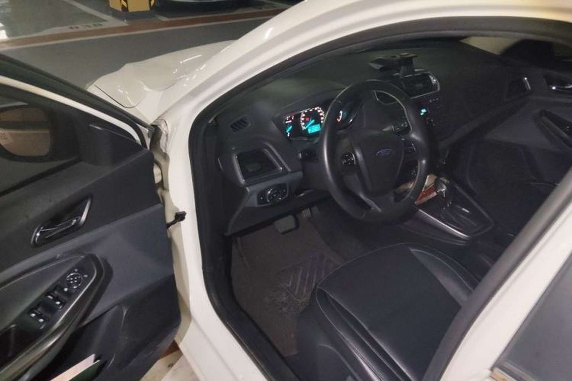 Used Ford Escort 2015 1.5L Automatic Fashion Model Driver Seat