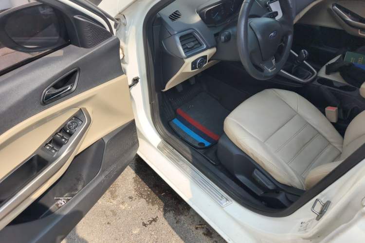Used Ford Escort 2015 1.5L Manual Comfort Model Driver Seat