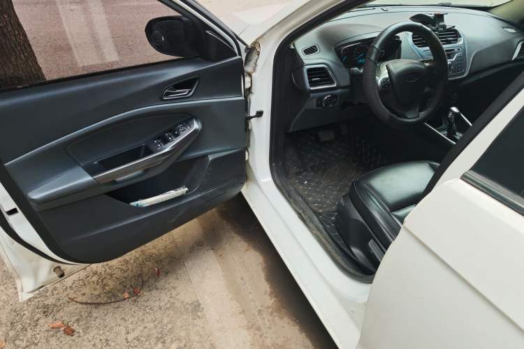 Used Ford Escort 2015 1.5L Automatic Fashion Model Driver Seat