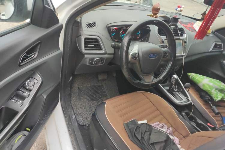 Used Ford Escort 2015 1.5L Automatic Fashion Model Driver Seat