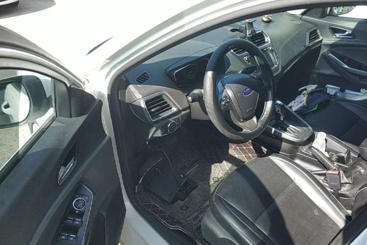 Used Ford Escort 2015 1.5L Automatic Fashion Model Driver Seat