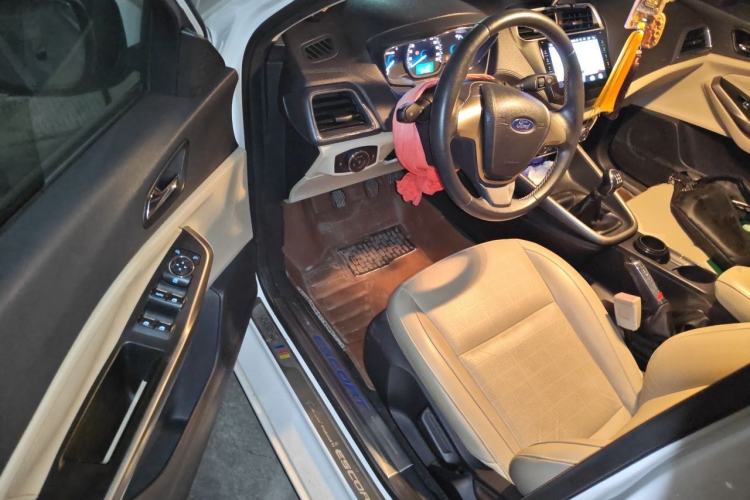 Used Ford Escort 2015 1.5L Manual Fashion Edition Driver Seat
