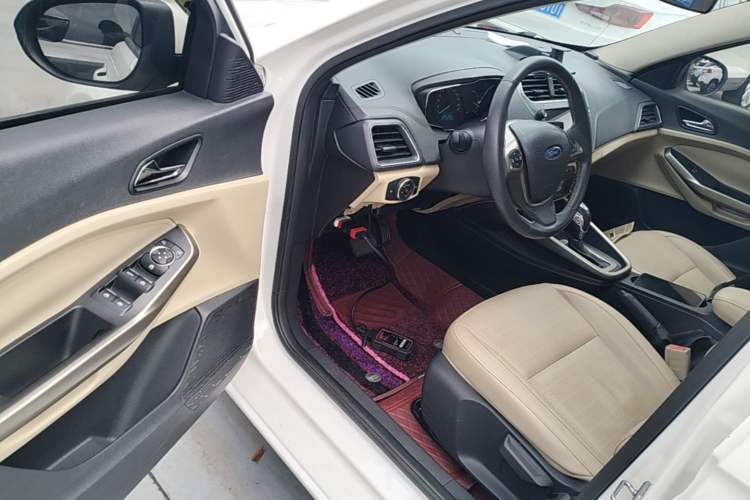 Used Ford Escort 2015 1.5L Automatic Fashion Model Driver Seat