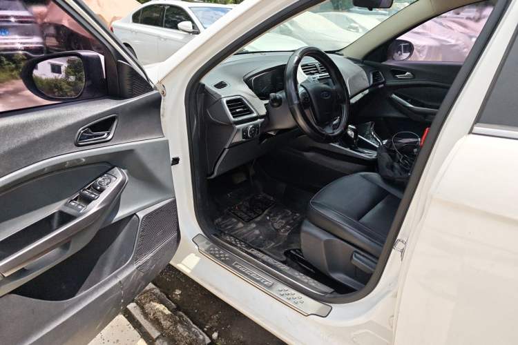 Used Ford Escort 2015 1.5L Automatic Fashion Model Driver Seat