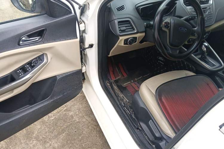 Used Ford Escort 2015 1.5L Automatic Fashion Model Driver Seat