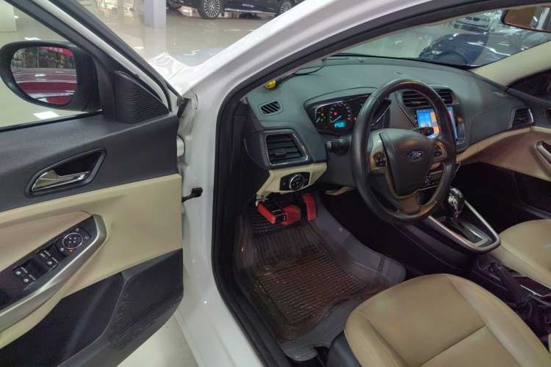 Used Ford Escort 2015 1.5L Automatic Fashion Model Driver Seat