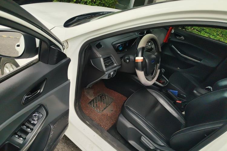 Used Ford Escort 2015 1.5L Manual Fashion Edition Driver Seat