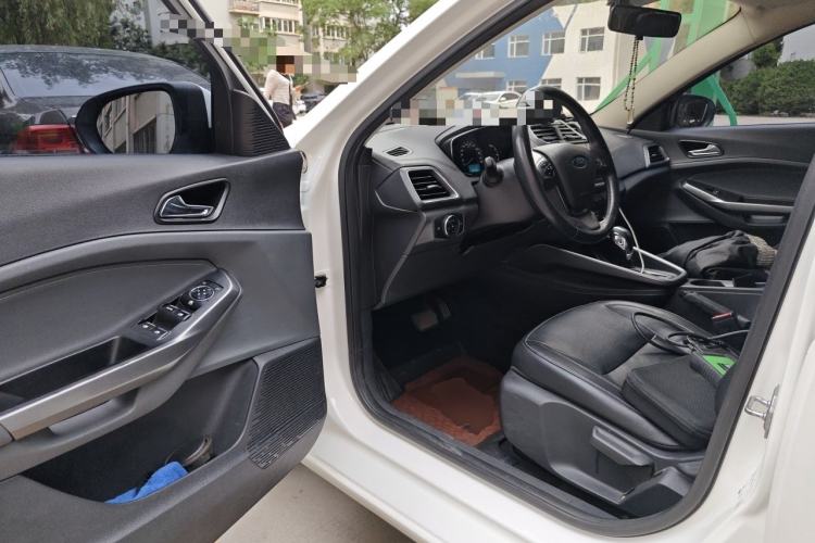 Used Ford Escort 2015 1.5L Automatic Fashion Model Driver Seat
