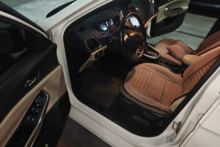 Used Ford Escort 2015 1.5L Automatic Fashion Model Driver Seat