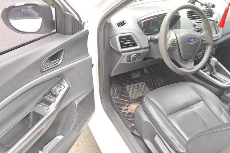Used Ford Escort 2015 1.5L Automatic Fashion Model Driver Seat