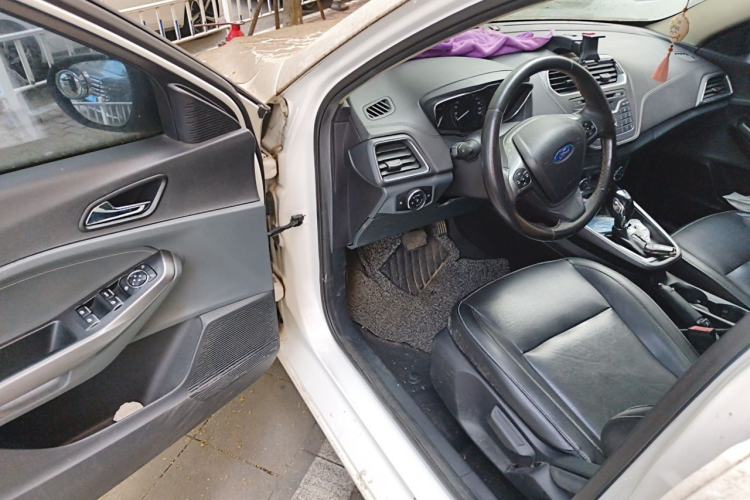 Used Ford Escort 2015 1.5L Automatic Fashion Model Driver Seat