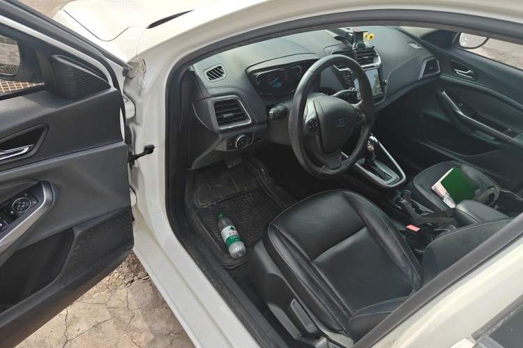 Used Ford Escort 2015 1.5L Automatic Fashion Model Driver Seat