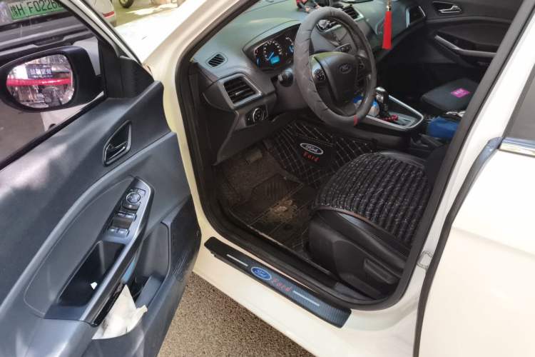 Used Ford Escort 2015 1.5L Automatic Fashion Model Driver Seat