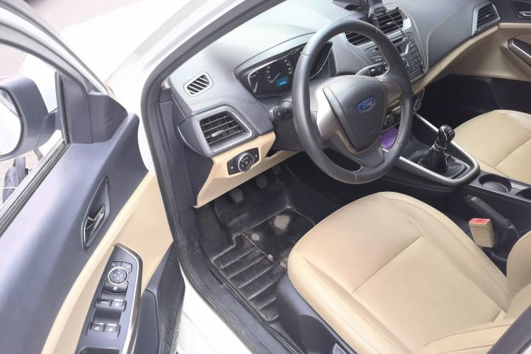 Used Ford Escort 2015 1.5L Manual Fashion Edition Driver Seat