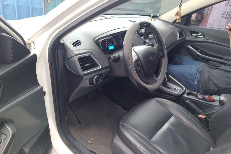 Used Ford Escort 2015 1.5L Automatic Fashion Model Driver Seat