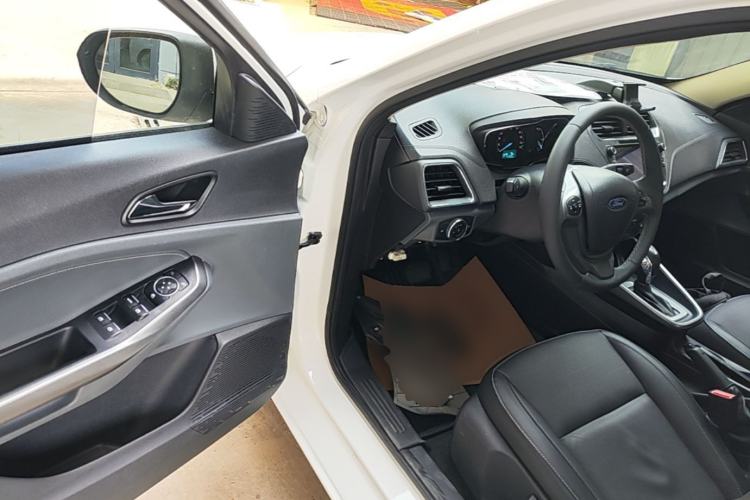 Used Ford Escort 2015 1.5L Automatic Fashion Model Driver Seat
