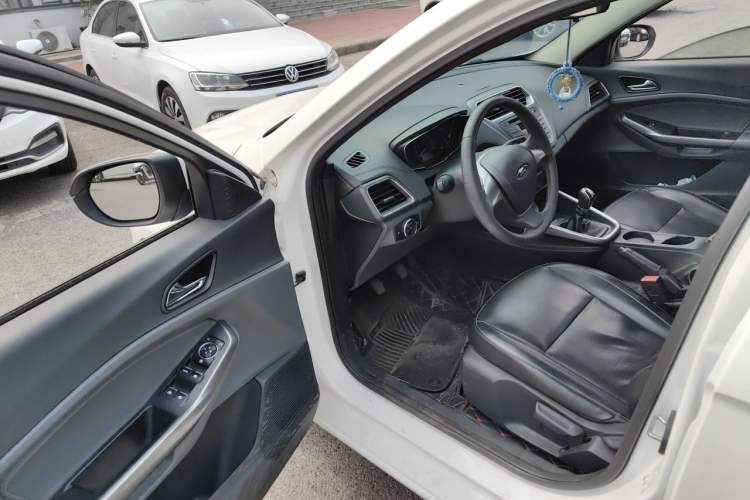 Used Ford Escort 2015 1.5L Manual Fashion Edition Driver Seat