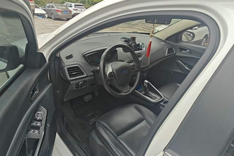 Used Ford Escort 2015 1.5L Automatic Fashion Model Driver Seat