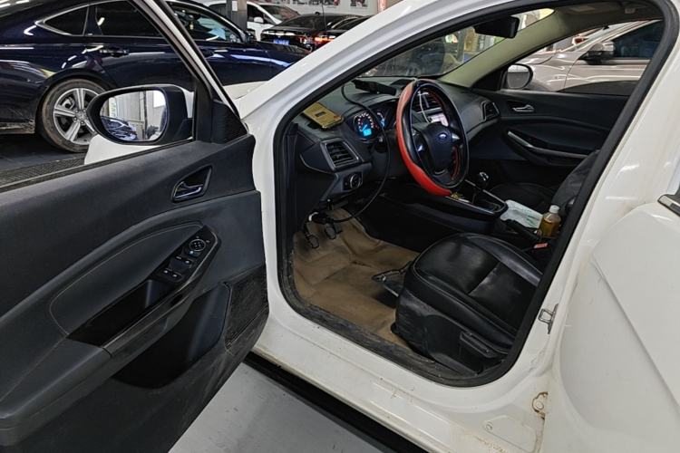 Used Ford Escort 2015 1.5L Manual Fashion Edition Driver Seat