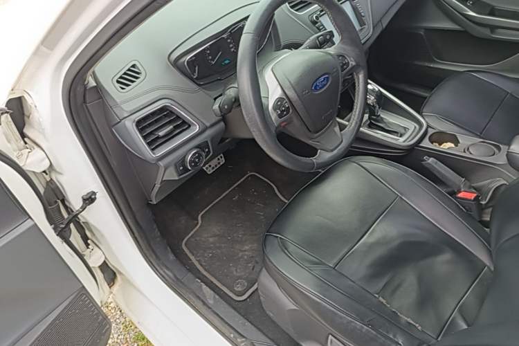 Used Ford Escort 2015 1.5L Automatic Fashion Model Driver Seat