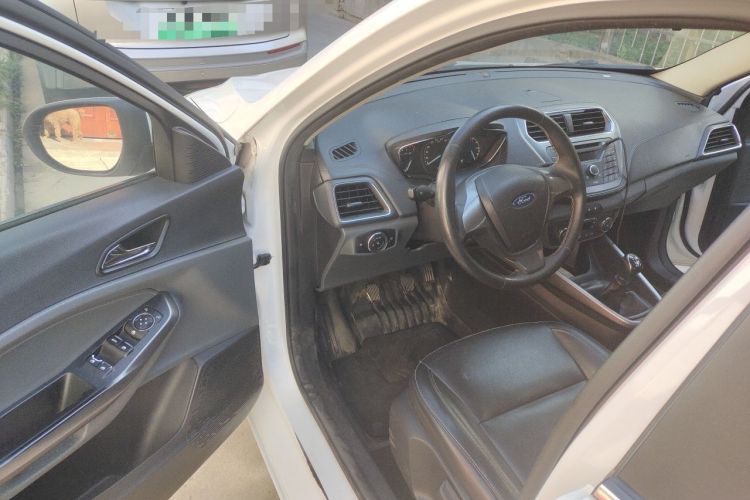 Used Ford Escort 2015 1.5L Manual Fashion Edition Driver Seat