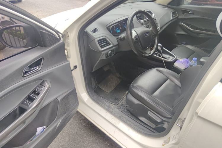 Used Ford Escort 2015 1.5L Automatic Fashion Model Driver Seat