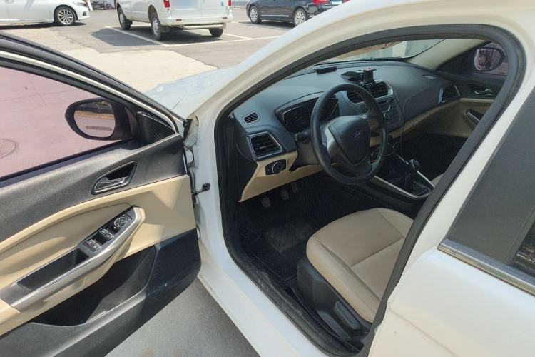 Used Ford Escort 2015 1.5L Manual Fashion Edition Driver Seat