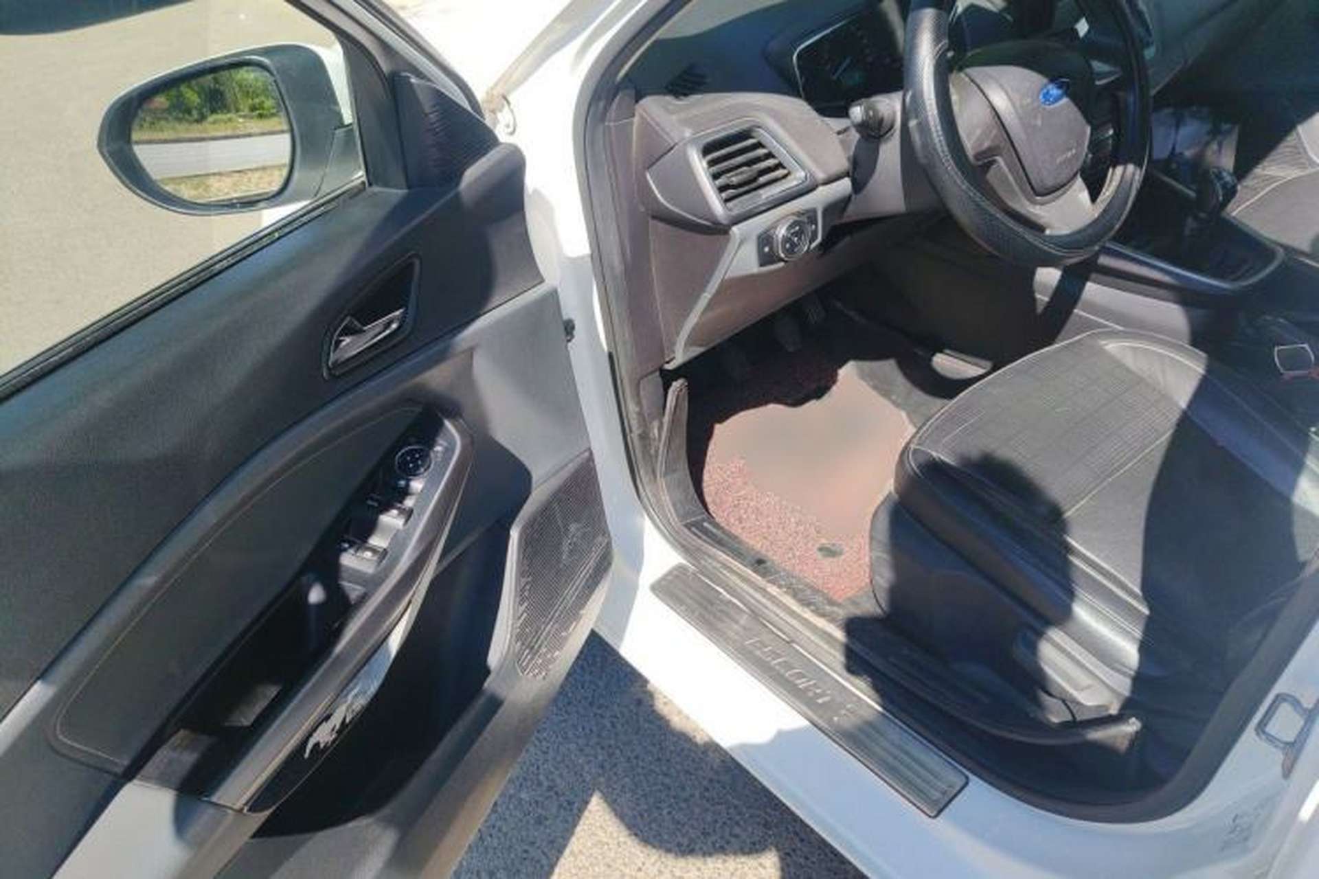 Used Ford Escort 2015 1.5L Manual Fashion Edition Driver Seat