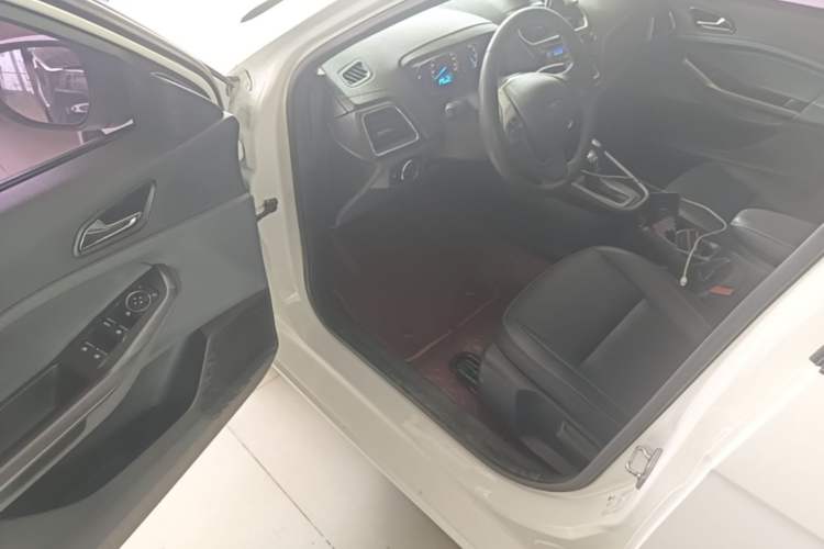 Used Ford Escort 2015 1.5L Automatic Fashion Model Driver Seat