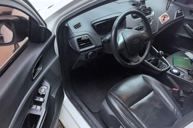 Used Ford Escort 2015 1.5L Manual Fashion Edition Driver Seat