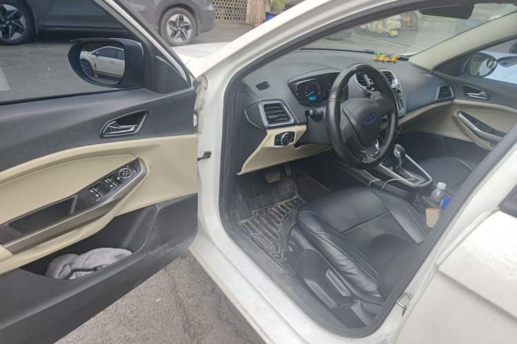 Used Ford Escort 2015 1.5L Automatic Comfort Edition Driver Seat