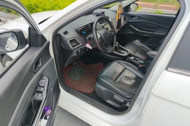 Used Ford Escort 2015 1.5L Automatic Fashion Model Driver Seat