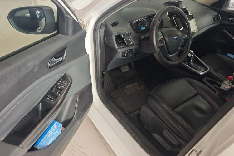Used Ford Escort 2015 1.5L Automatic Fashion Model Driver Seat