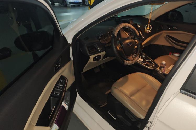 Used Ford Escort 2015 1.5L Automatic Fashion Model Driver Seat