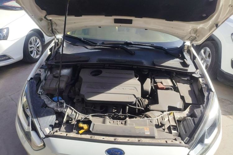 Used Ford Escort 2015 1.5L Automatic Comfort Edition Engine Bay