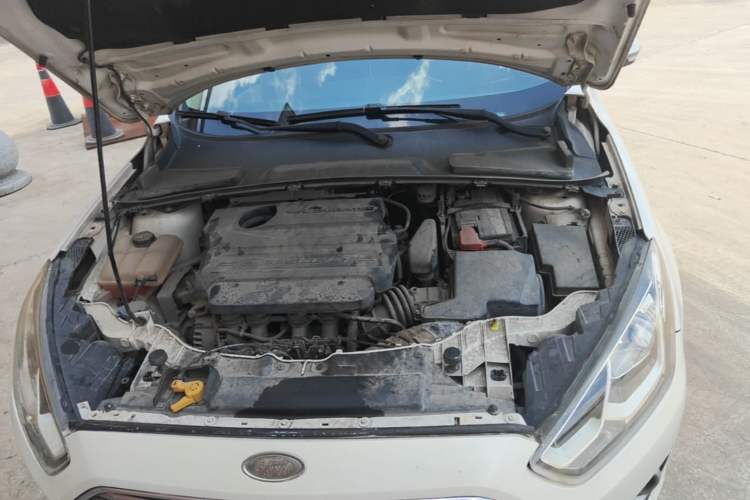 Used Ford Escort 2015 1.5L Automatic Comfort Edition Engine Bay