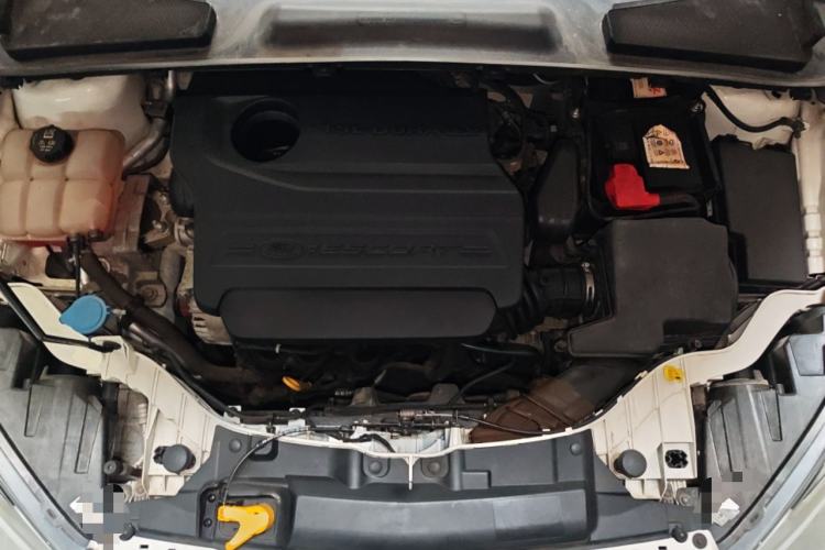 Used Ford Escort 2015 1.5L Automatic Comfort Edition Engine Bay