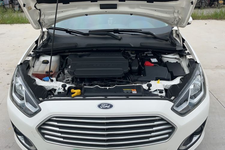 Used Ford Escort 2015 1.5L Automatic Fashion Model Engine Bay