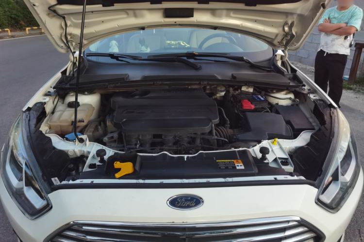 Used Ford Escort 2015 1.5L Manual Comfort Model Engine Bay
