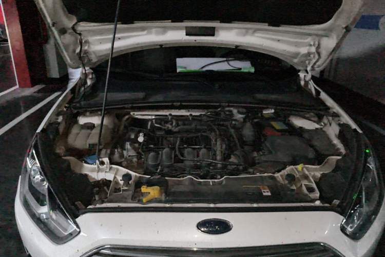 Used Ford Escort 2015 1.5L Automatic Comfort Edition Engine Bay