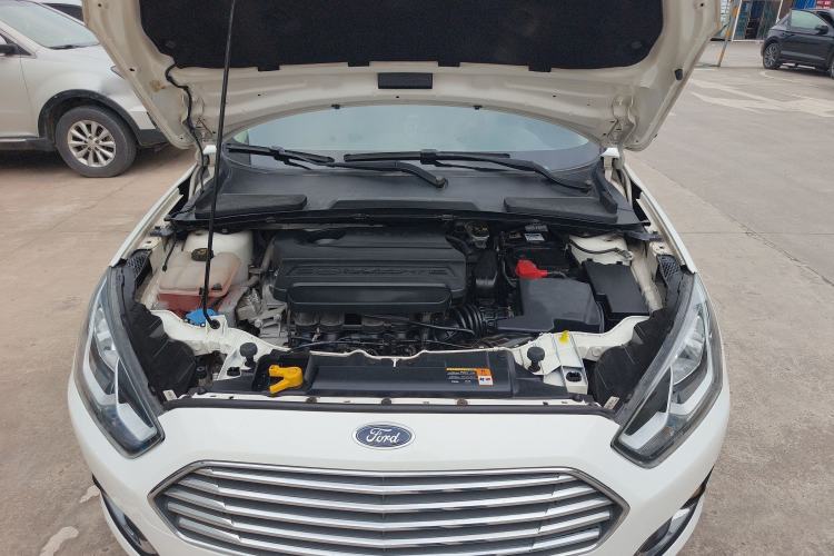 Used Ford Escort 2015 1.5L Automatic Fashion Model Engine Bay