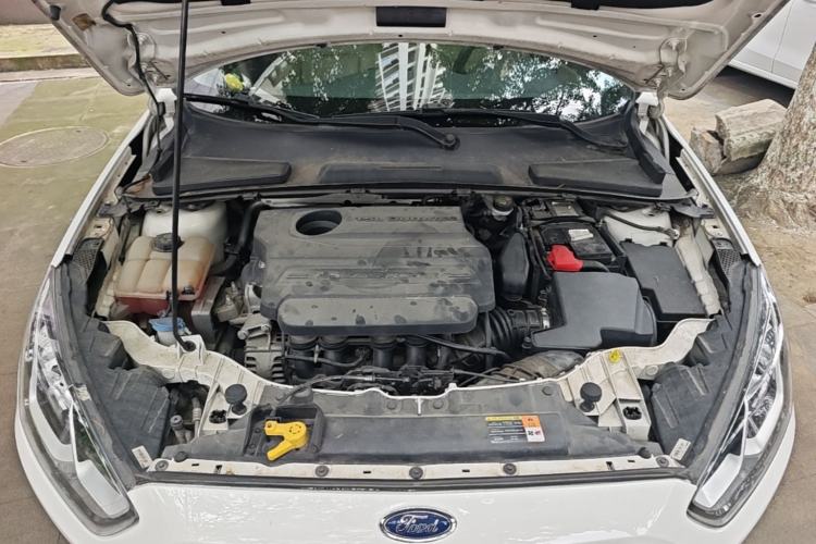 Used Ford Escort 2015 1.5L Automatic Fashion Model Engine Bay