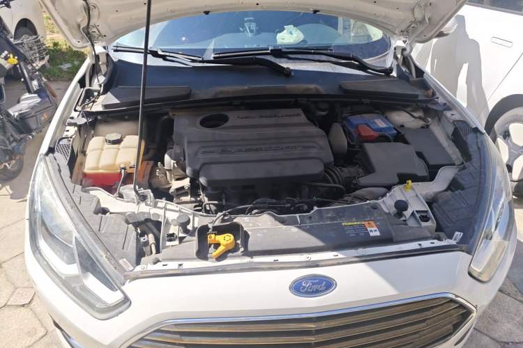 Used Ford Escort 2015 1.5L Automatic Fashion Model Engine Bay