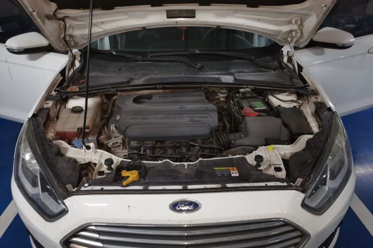 Used Ford Escort 2015 1.5L Manual Comfort Model Engine Bay