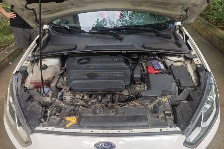 Used Ford Escort 2015 1.5L Automatic Fashion Model Engine Bay