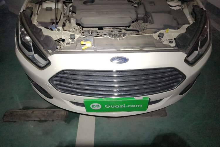 Used Ford Escort 2015 1.5L Automatic Fashion Model Engine Bay